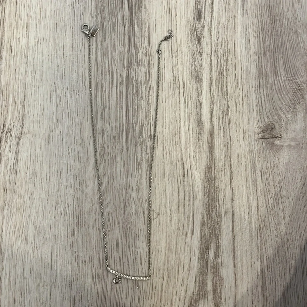 Silver coach necklace - Picture 2 of 3